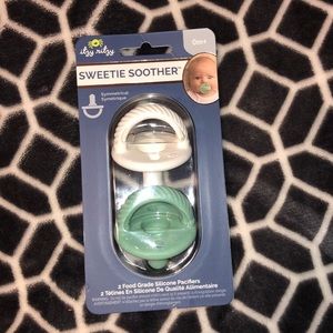 Itzy ritzy paci two pack